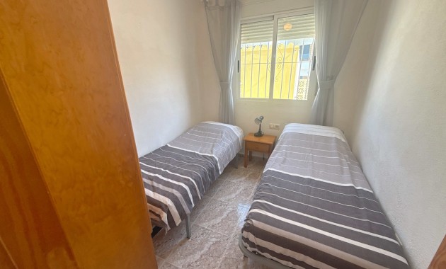 Sale - Townhouse -
Orihuela Costa - La Zenia