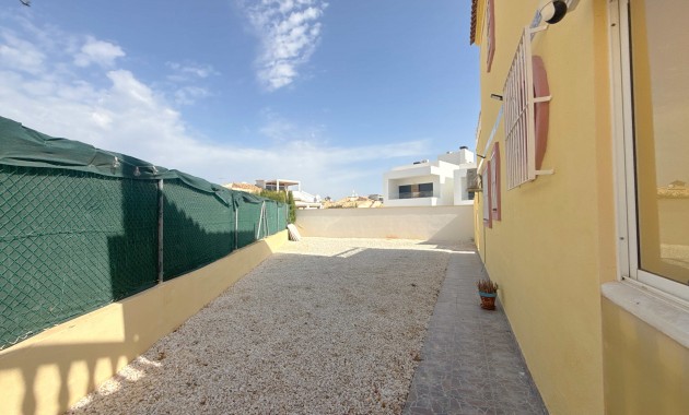 Sale - Townhouse -
Orihuela Costa - La Zenia