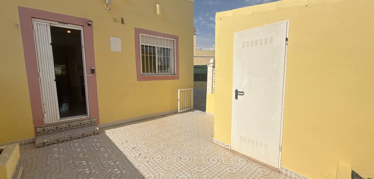 Sale - Townhouse -
Orihuela Costa - La Zenia