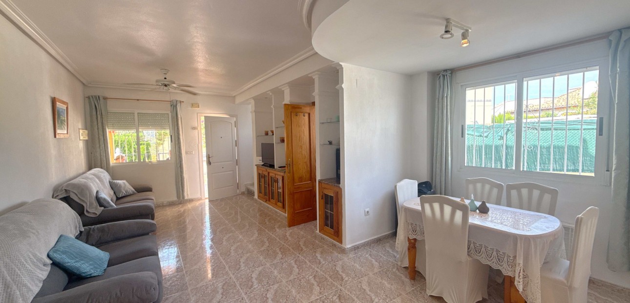 Sale - Townhouse -
Orihuela Costa - La Zenia