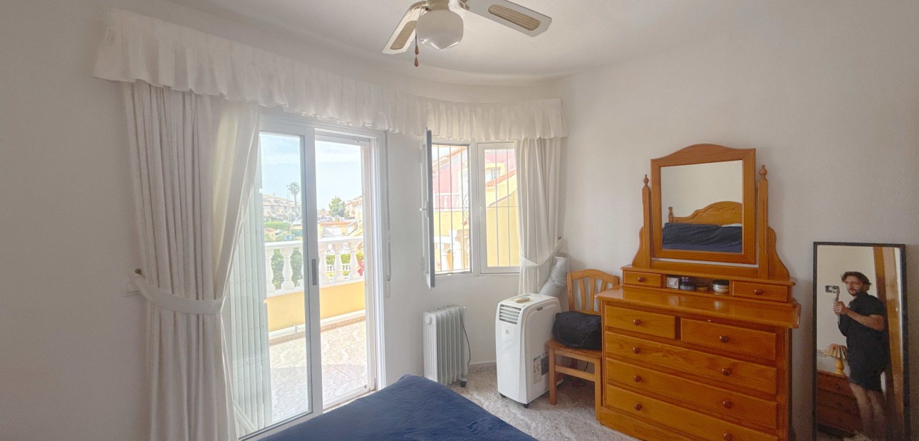 Sale - Townhouse -
Orihuela Costa - La Zenia