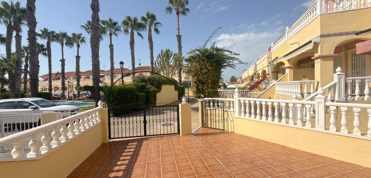 Sale - Townhouse -
Orihuela Costa - La Zenia