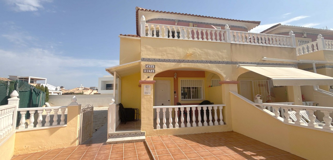 Sale - Townhouse -
Orihuela Costa - La Zenia