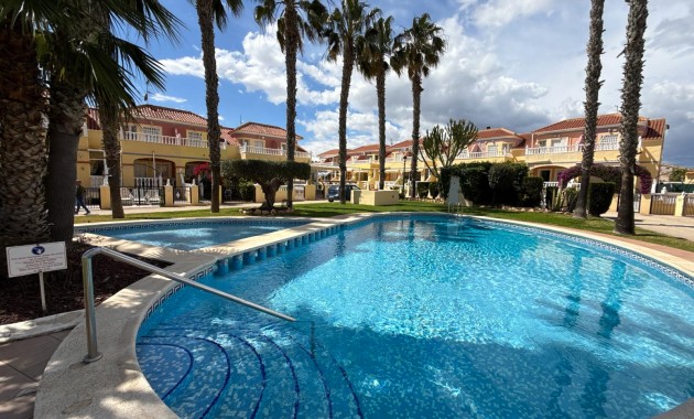 Sale - Townhouse -
Orihuela Costa - La Zenia