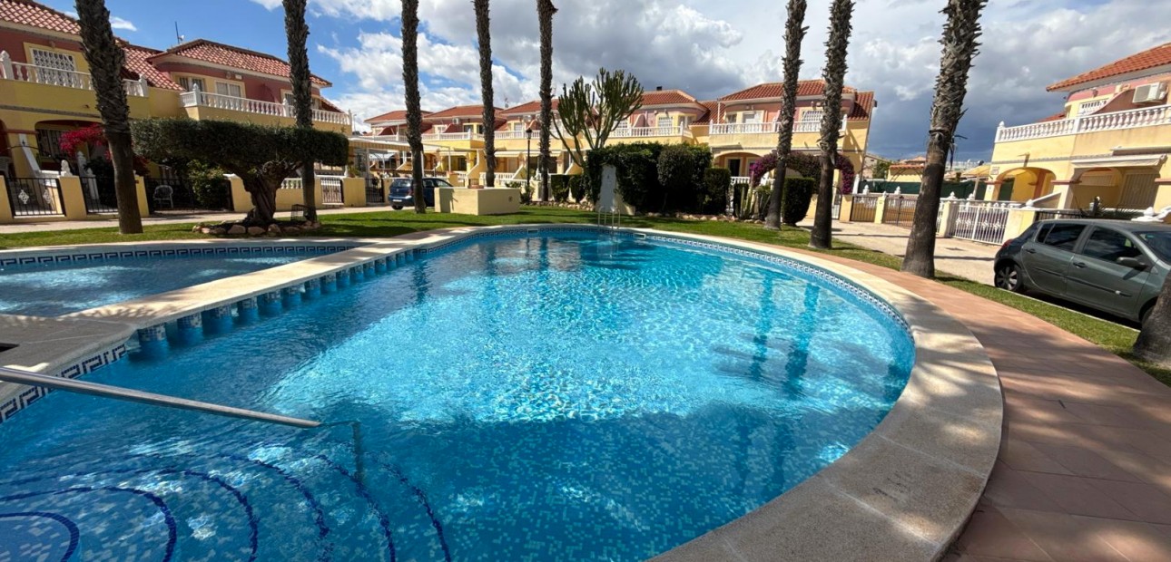Sale - Townhouse -
Orihuela Costa - La Zenia