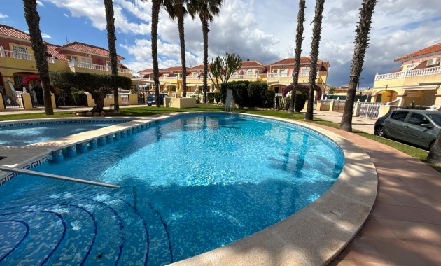 Sale - Townhouse -
Orihuela Costa - La Zenia