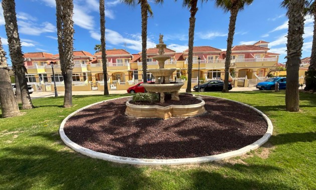 Sale - Townhouse -
Orihuela Costa - La Zenia