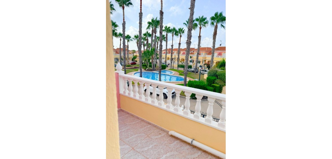 Sale - Townhouse -
Orihuela Costa - La Zenia