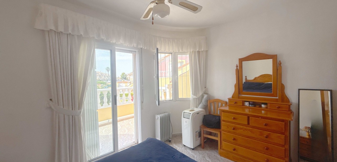 Sale - Townhouse -
Orihuela Costa - La Zenia