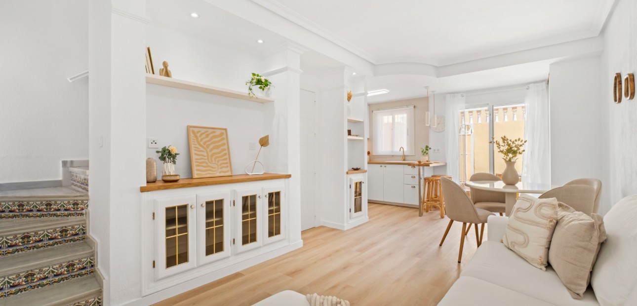 Sale - Townhouse -
Orihuela Costa - Las Filipinas