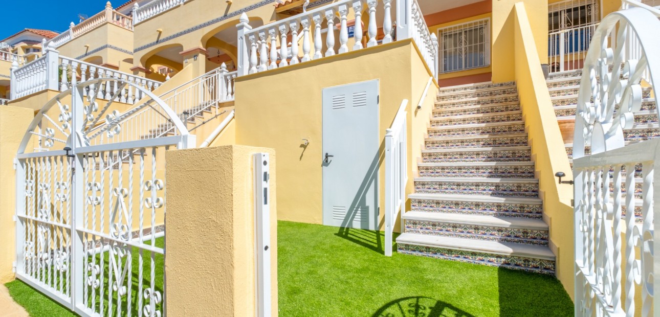 Sale - Townhouse -
Orihuela Costa - Las Filipinas