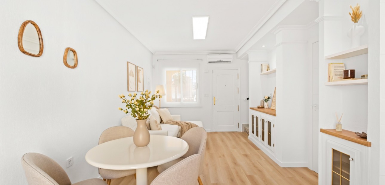 Sale - Townhouse -
Orihuela Costa - Las Filipinas