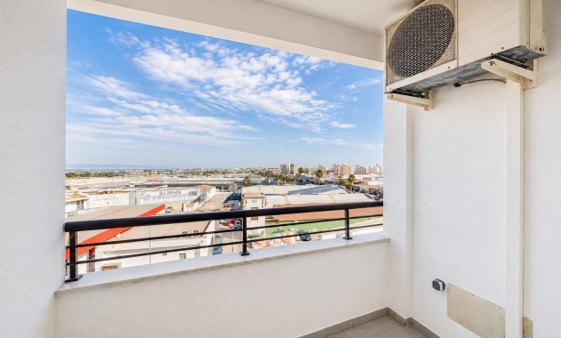 Sale - Apartment / flat -
Torrevieja - Playa del cura