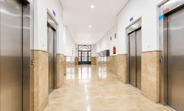 Sale - Apartment / flat -
Torrevieja - Playa del cura