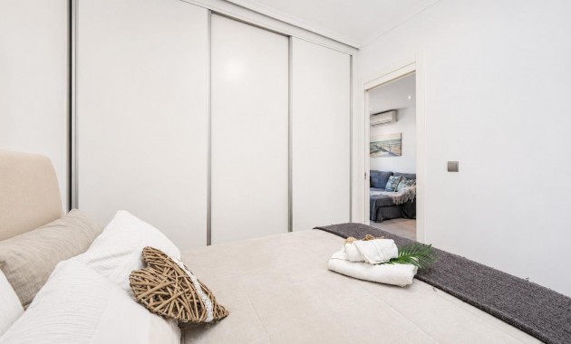 Sale - Apartment / flat -
Torrevieja - Playa del cura