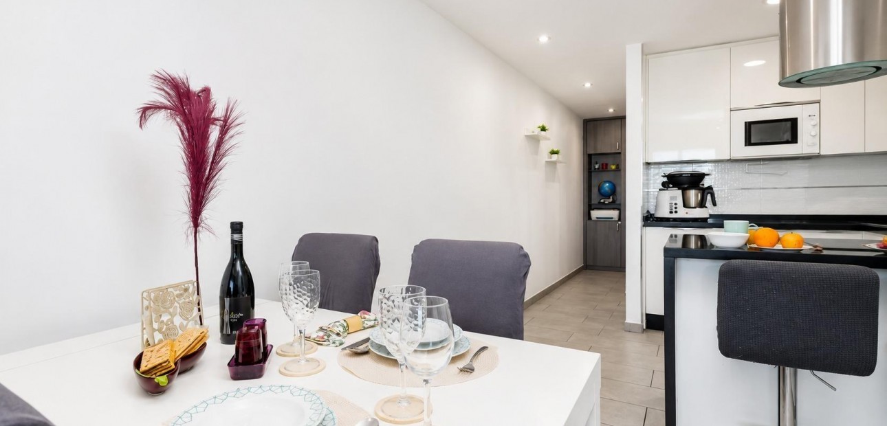 Sale - Apartment / flat -
Torrevieja - Playa del cura