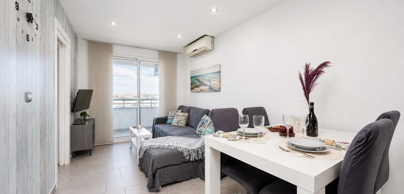 Sale - Apartment / flat -
Torrevieja - Playa del cura