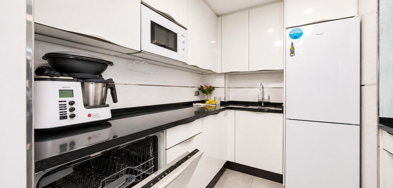 Sale - Apartment / flat -
Torrevieja - Playa del cura