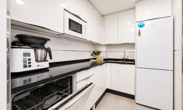 Sale - Apartment / flat -
Torrevieja - Playa del cura