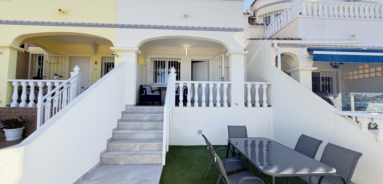 Sale - Townhouse -
Orihuela Costa - Villamartin
