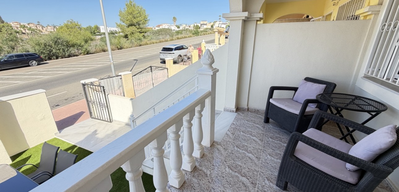 Sale - Townhouse -
Orihuela Costa - Villamartin