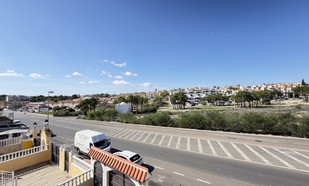 Sale - Townhouse -
Orihuela Costa - Villamartin