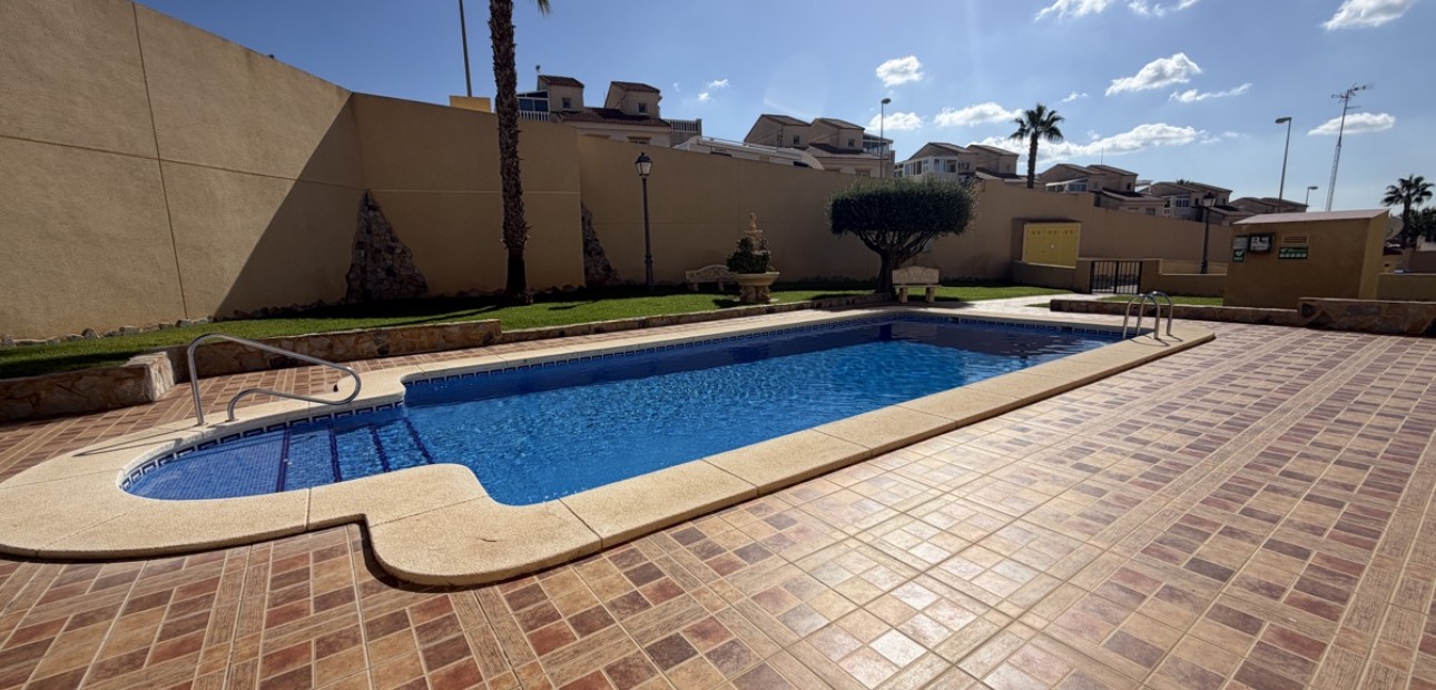Sale - Townhouse -
Orihuela Costa - Villamartin
