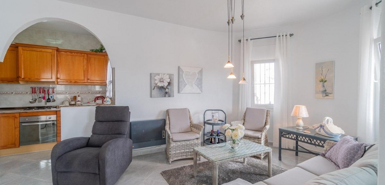 Sale - Villa -
Orihuela Costa - La Florida