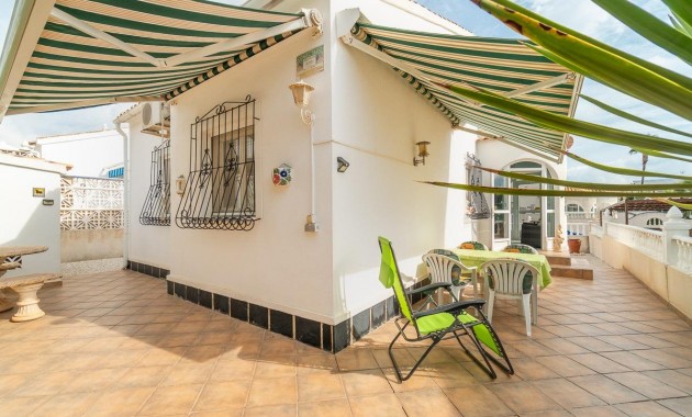 Sale - Villa -
Orihuela Costa - La Florida