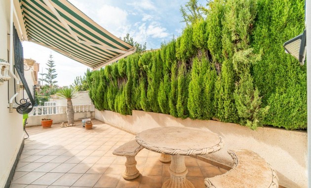 Sale - Villa -
Orihuela Costa - La Florida