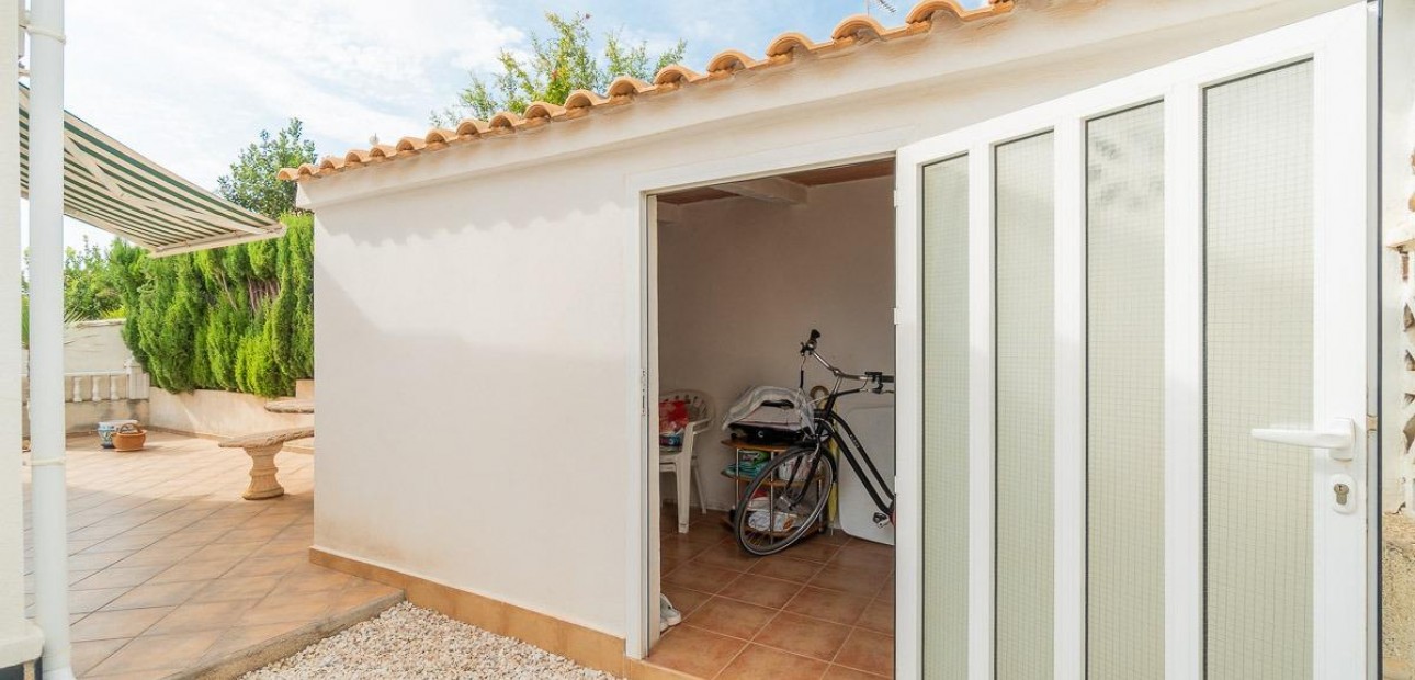 Sale - Villa -
Orihuela Costa - La Florida