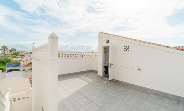 Sale - Villa -
Orihuela Costa - La Florida