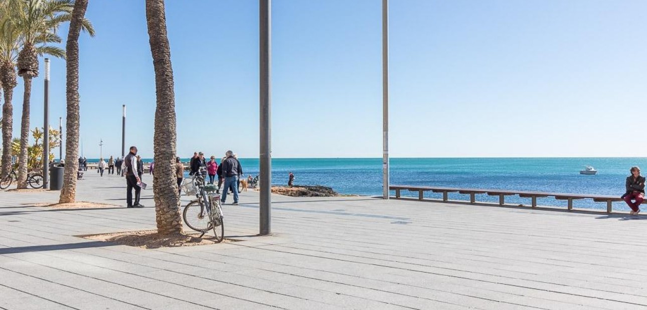 Sale - Villa -
Orihuela Costa - La Florida