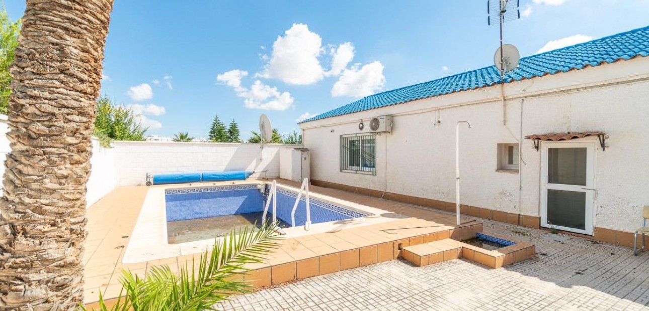 Sale - House -
Torre - Pacheco - Roldán