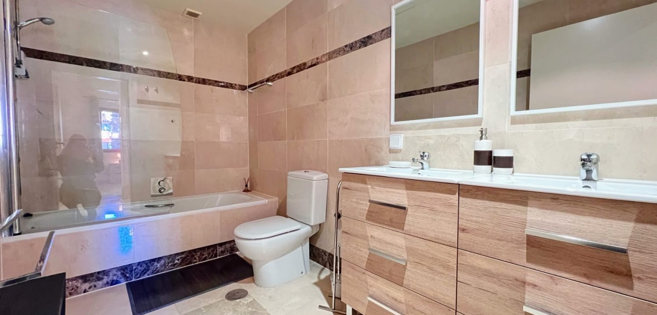 Sale - Apartment / flat -
Los Alcazares