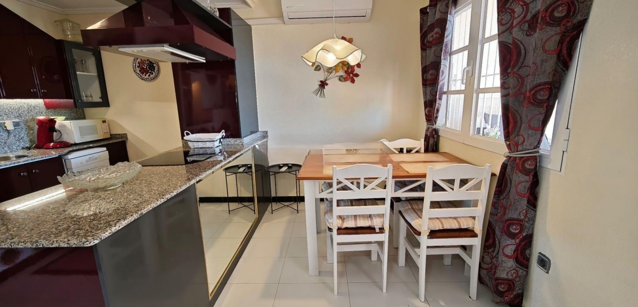 Sale - Bungalow -
Torrevieja - La siesta