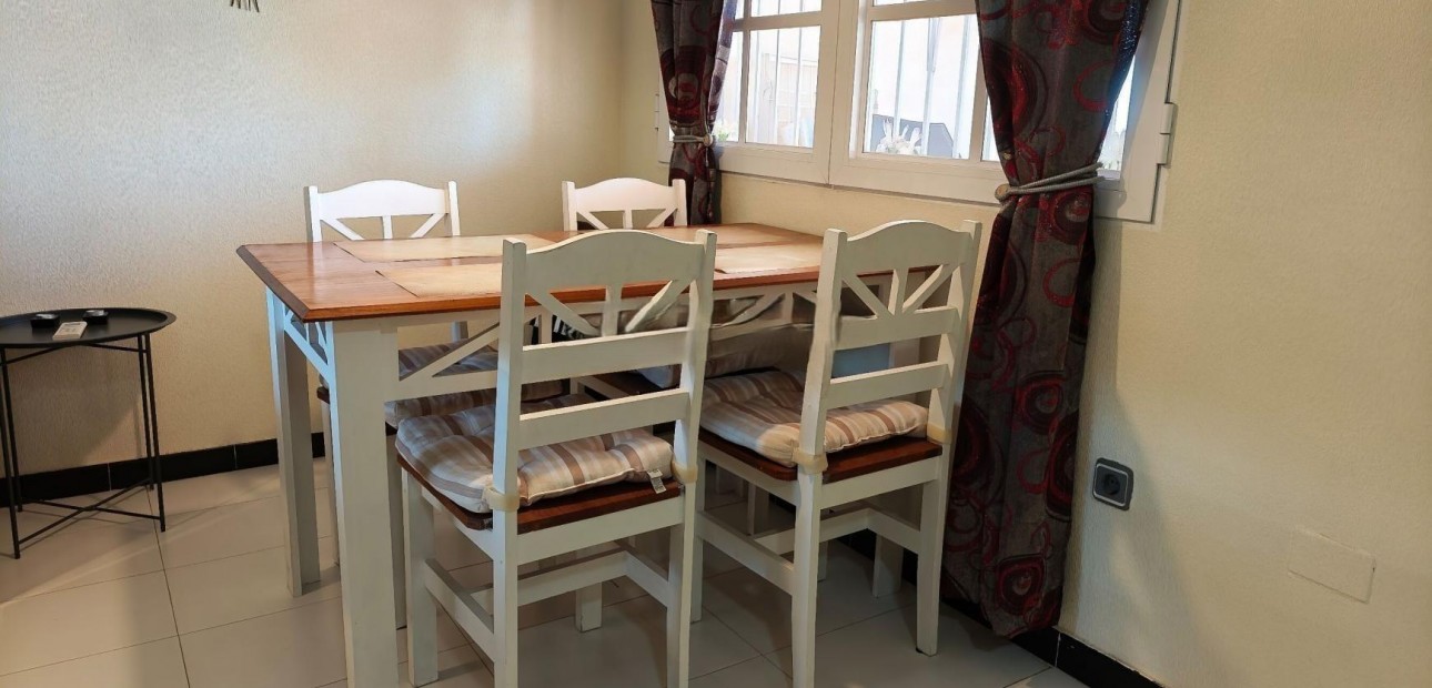 Sale - Bungalow -
Torrevieja - La siesta