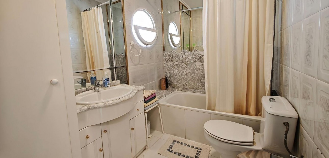 Sale - Bungalow -
Torrevieja - La siesta