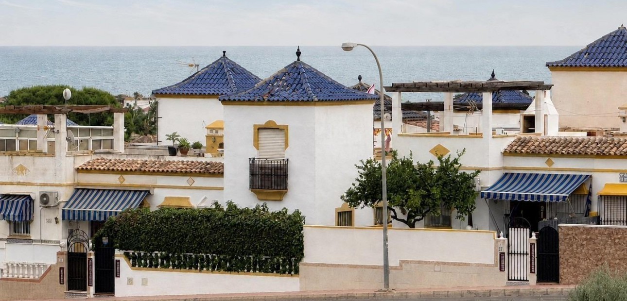 Sale - Bungalow -
Torrevieja - La siesta