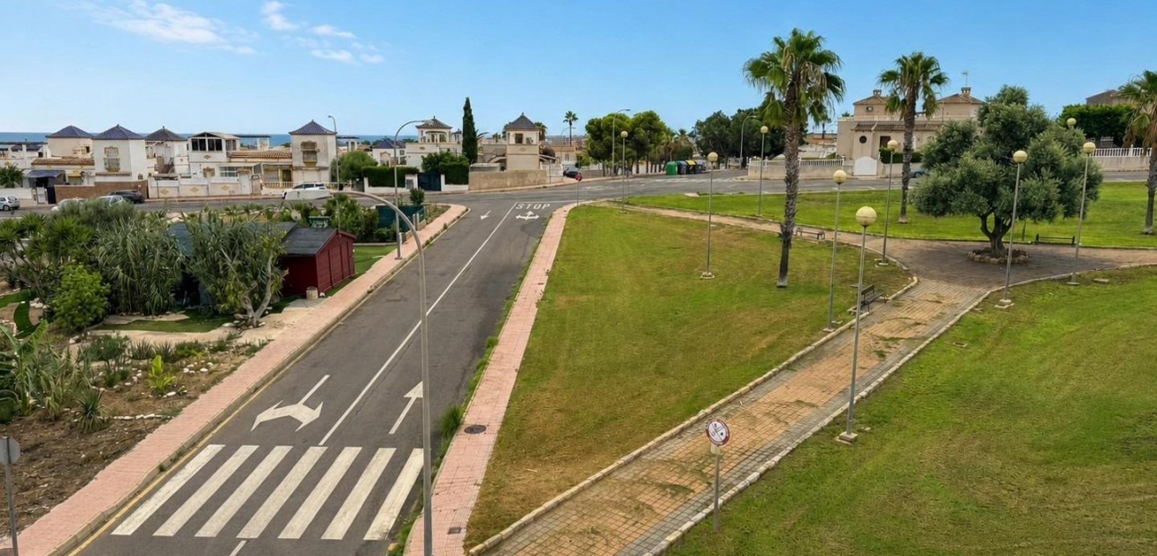 Sale - Bungalow -
Torrevieja - La siesta
