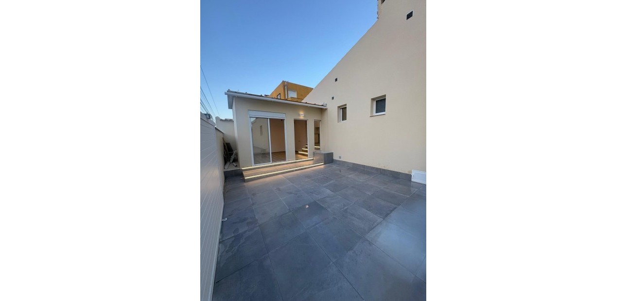 Sale - Villa -
Torrevieja - Parque las naciones