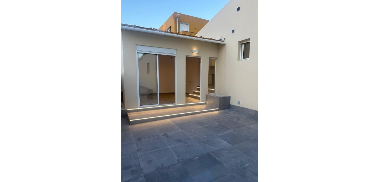 Sale - Villa -
Torrevieja - Parque las naciones