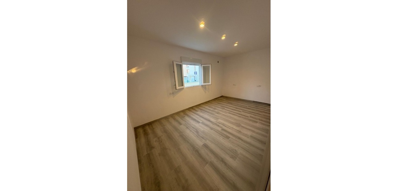 Sale - Villa -
Torrevieja - Parque las naciones