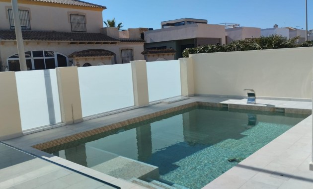 Sale - Villa -
Torrevieja - Torreblanca