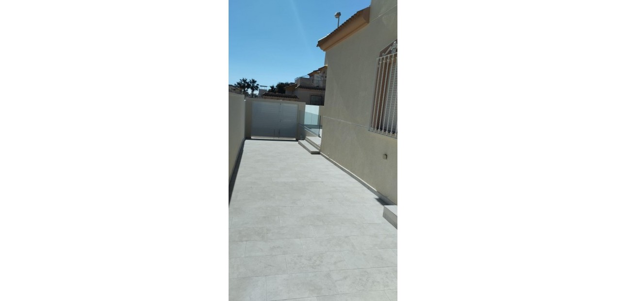 Sale - Villa -
Torrevieja - Torreblanca