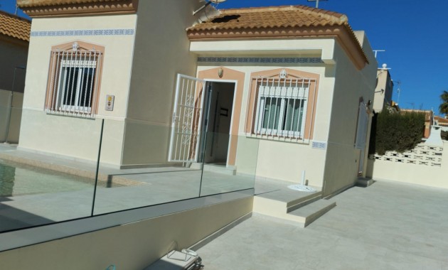 Sale - Villa -
Torrevieja - Torreblanca