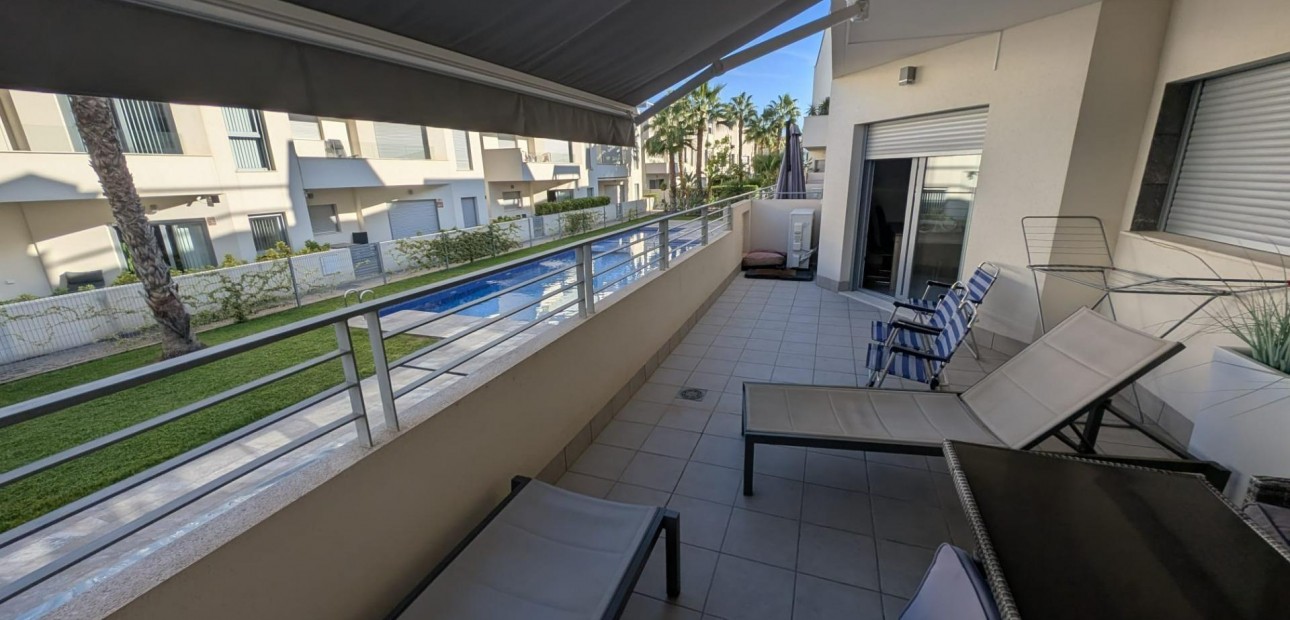 Sale - Apartment / flat -
Torrevieja - La veleta