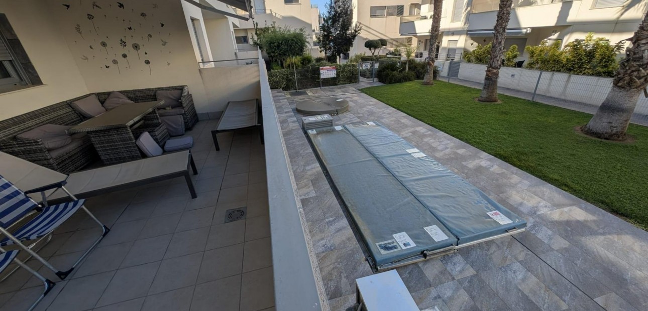 Sale - Apartment / flat -
Torrevieja - La veleta