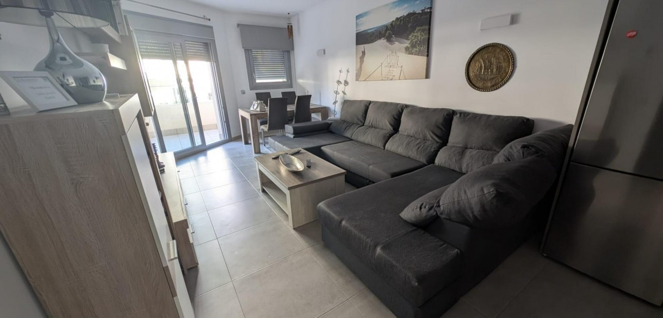 Sale - Apartment / flat -
Torrevieja - La veleta