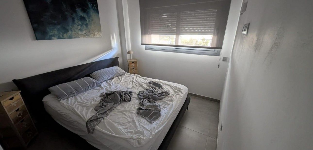 Sale - Apartment / flat -
Torrevieja - La veleta